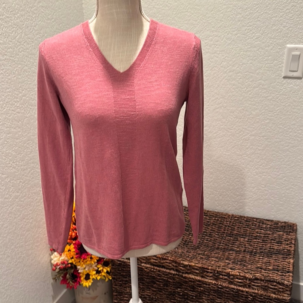 Women's Pink V-Neck Top